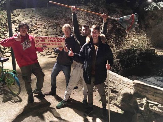 I ragazzi dell' associazione Arci "La Serra"